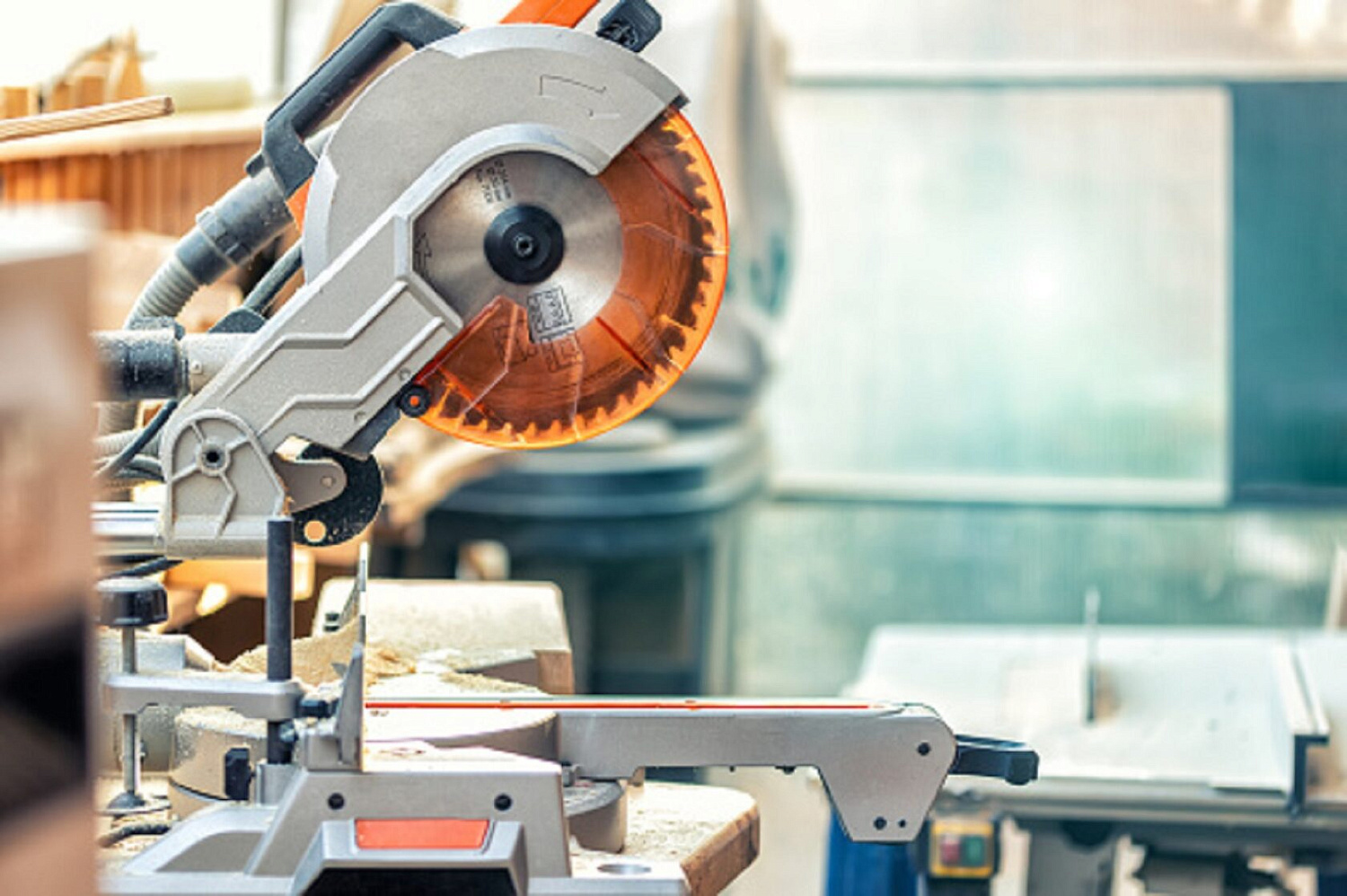 Аренда торцовочной пилы